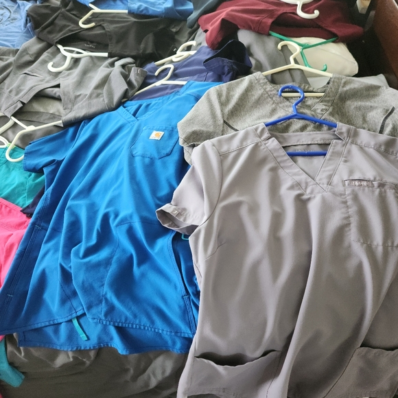 Lot of Like New Nursing Scrubs & Shirts. Medium & Large. Jaanuu, Carhartt, etc. - Picture 5 of 5